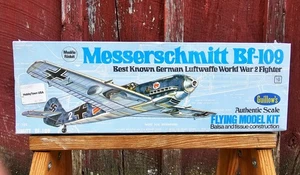 Guillow's Messerschmitt BF-109 Luftwaffe WW2 Jagdflug Modellbausatz #505 Neu - Bild 1 von 5