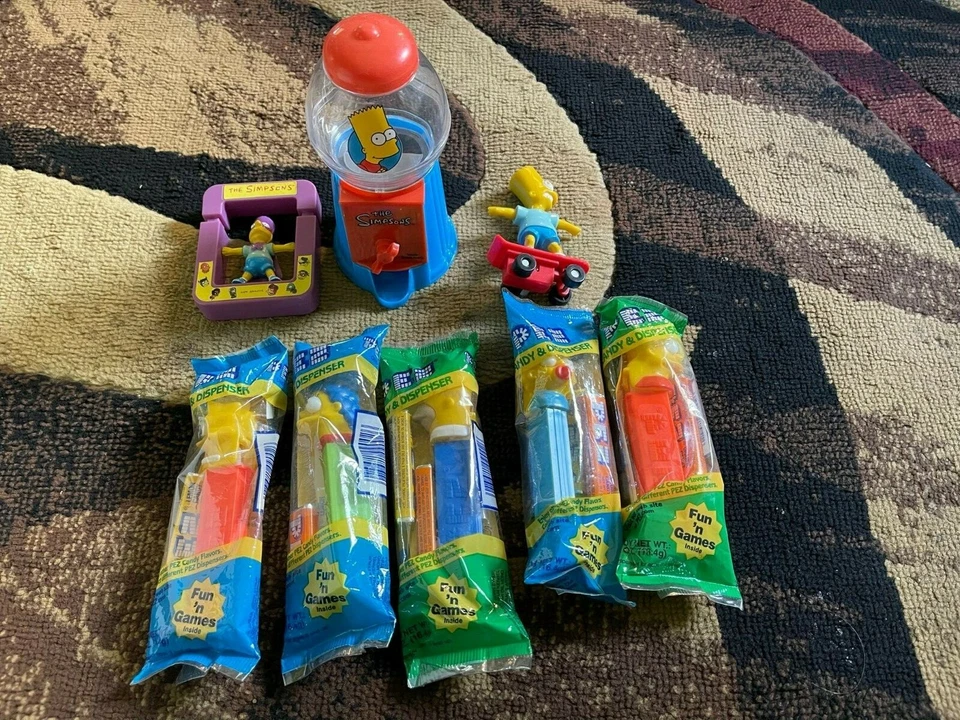 Mixed Lot 1990s/2000s The Simpsons Collectibles - PEZ - PVC figures - GUMBALL s3 - Image 1 of 1