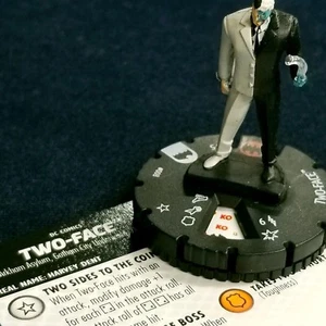 TWO-FACE - 008 Common - Batman Animated Series DC Heroclix #8 - Picture 1 of 1