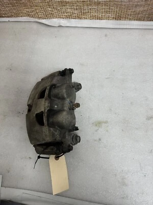 Ford F150 XLT 2018 delantero, lado derecho del pasajero, freno de disco, pinza, fabricante de equipos originales Foto 1 de 4