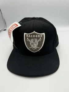Vintage OG Logo Silver Patch Black Dome Raiders Snapback - Picture 1 of 12