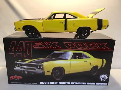 ROAD RUNNER ЖЕЛТЫЙ УЛИЧНЫЙ БОЕЦ 440 6 УПАКОВКА НАПАДЕНИЕ 1970 PLYMOUTH GMP 1/18 ИЗЯЩНЫЙ - Изображение 1 из 4