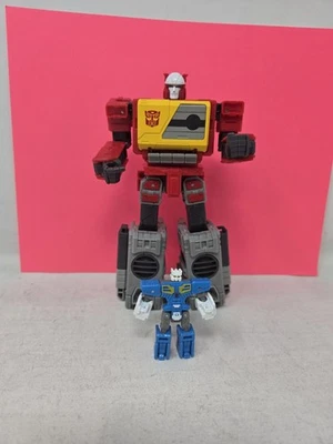 Hasbro Transformers Studio Series 86-25 Voyager Autobot Blaster & Eject  - Image 1 of 4