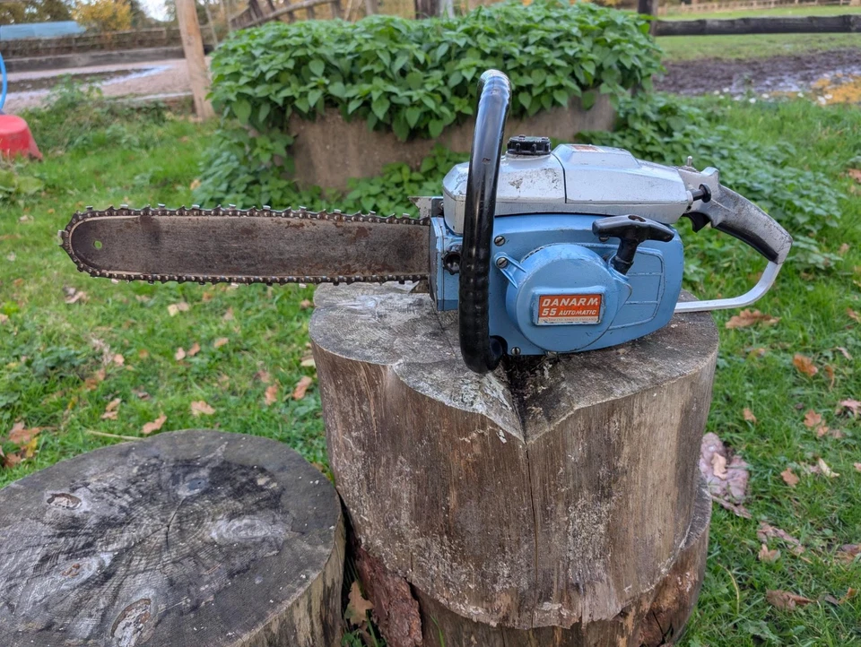 Danarm 55 mk2 auto LH Vintage British Chainsaw in good working order. - Image 1 of 4