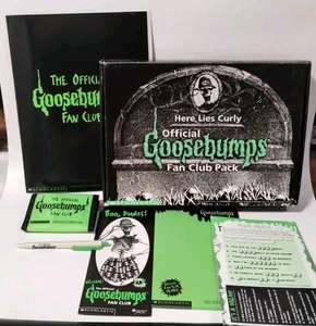 Goosebumps Here Lies Curly Ufficiale Fan Club Pack 1996 Portafoglio Penna Folder Pad - Foto 1 di 24