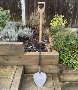 Vintage Garden D Handle BRADES Turf Spade Turfing Peat Cutting Spade Old Tool - Foto 1 di 11