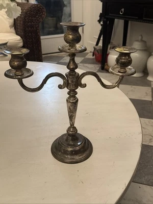 "CANDELABRO TRADICIONAL DE 3 BRAZOS CHAPADO EN PLATA DE COLECCIÓN 14,5"" X 13""" Foto 1 de 4