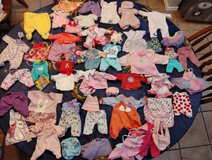 MASSIVE Lot of 54 Baby Doll Clothes : Small to Medium Baby Doll Clothing - Imagen 1 de 5