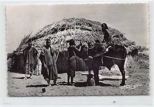 Chad - FORT-ARCHAMBAULT Sarh - Hausa family - Publ. Librairie Au Messager 53 - - - Picture 1 of 2