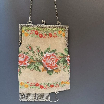 Antiguo Monedero Floral Micro Cuentas - Victoriano / Principios de 1900 Marco de Bellota Ornado Foto 1 de 4