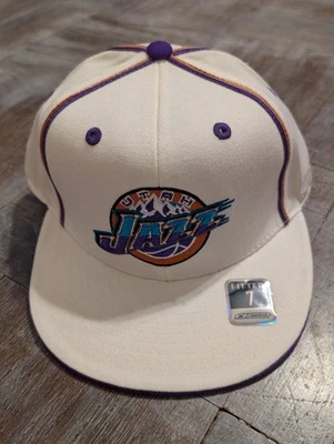 Gorra ajustada Reebok NBA Utah Jazz blanca púrpura talla 7 vintage retro de acrílico  Foto 1 de 4