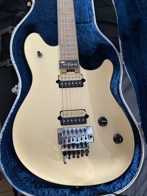 1997 Peavey Wolfgang Standard Pat Pend Case Queen Ivory guitarra de esmoquin sin molestar Foto 1 de 4