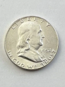 1952 P Philadelphia Mint 90% Silver Franklin Half Dollar - Picture 1 of 3