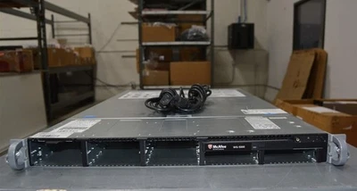 Servidor Intel Appliance C2 WBG-5000-D 2,5x8 2*XEON E5-2609 V4 128 GB Foto 1 de 4