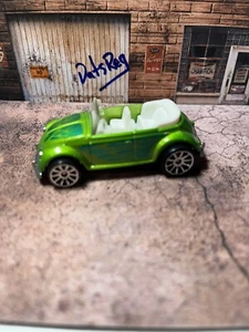 Hot Wheels  Volkswagen Bug Green Convertible Mystery Car 10 Spoke Wheels - Picture 1 of 3