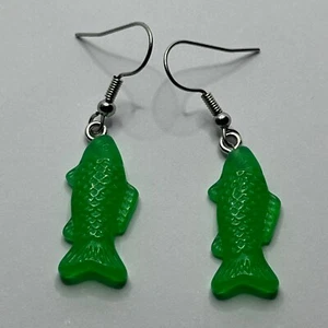Bright fish earrings, Fish earring made from resin. 4.5 cm long pink purple - Picture 1 of 47