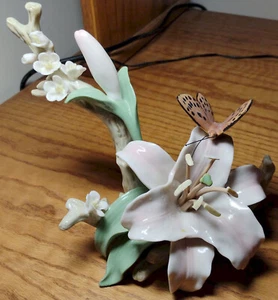 Hand Painted Porcelain Pink-White Lilly With Butterfly & Other Flower Buds NICE! - Picture 1 of 8