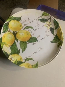 (8) Nicole Miller Home Zitronen mit französischer Schrift Melamin 11" Essteller Set - Bild 1 von 6