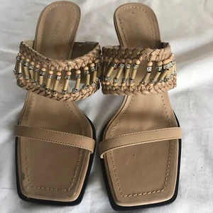 BRANDNEU mit Etikett Nine West 6M eckige Zehenpartie Leder Pantolette Holzperlen Riemen 3" Absatz - Bild 1 von 11