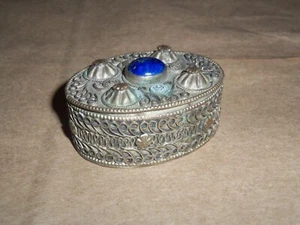 Vintage Tibetan Filigree and Gem Stone Small Ornate Trinket / Pill Box - Picture 1 of 4