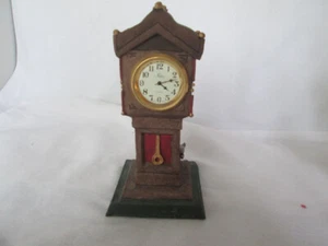 Reloj Abuelo Miniatura Vintage con 2 Ratones Casa de Muñecas Nueva Batería Mantiene el Tiempo - Imagen 1 de 6