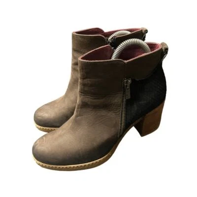 Botines Sundance de gamuza de cuero marrón Italia para mujer talla 38 EE. UU. 8 Foto 1 de 4