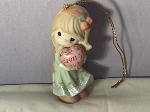 Christmas ornament precious moments girl with pink heart 2011 OH9010 - Picture 1 of 6