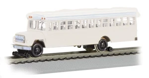 BACHMANN #46215 HO SCALE POWERED BUS W/HIGH RAILERS WHITE NEW IN BOX - Picture 1 of 1