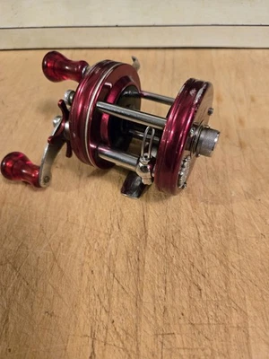 Carrete de pesca Abu Ambassador 5000 de colección Foto 1 de 4