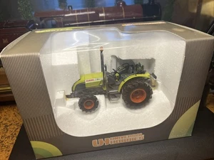 Universal Hobbies Farm # 2614U CLAAS NECTIS 257F  tractor model trekka trattore - Picture 1 of 4
