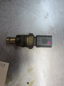 Engine Oil Temperature Sensor For 11-13 Dodge Grand Caravan  3.6 - Picture 1 of 4