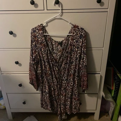 American Eagle女式花卉连身裤 — 第 1/4 张图片