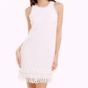 Trina Turk size 4 white seahorse woman dress - Picture 1 of 13