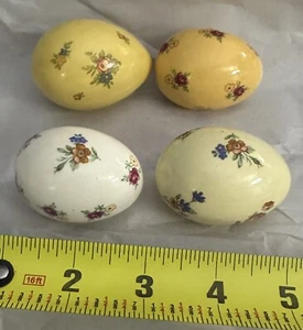 Vintage Menge vier Porzellan Eier Frühling Blumen Ostern Keramik zerbrechlich - Bild 1 von 2