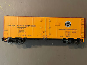 ARISTOCRAFT  PACIFIC FRUIT GROWERS EXPRESS REFRIGERATOR BOX CAR G Scale
