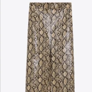 ZARA Faux Leather Slit Skirt Snake Skin Print Animal Size Large - Picture 1 of 9