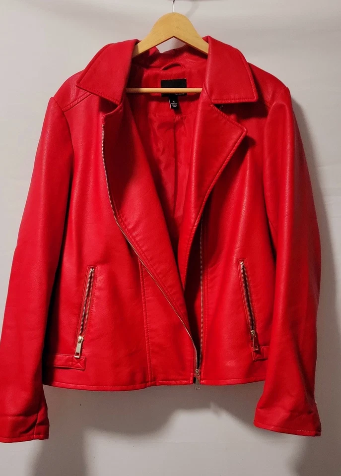 Chaqueta de moto roja con cremallera angular lateral de cuero sintético XL A.N.A  Foto 1 de 4