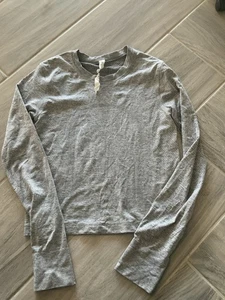 Man’s  Lulu lemon Full Selves Three Button Gray Shirt Size  X-large - Picture 1 of 8