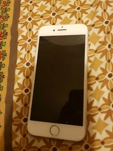 Apple iPhone 7 - 32GB - Silver VF Unlocked A1778 (GSM) Small crack on side - Zdjęcie 1 z 6