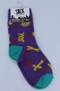 Sock It To Me Youth Crew Socks Everyday Is Fryday Shoe Size 8-13 - Picture 1 of 1