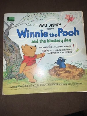 Winnie The Pooh And The Blustery Day - Vinil raro com livro etiqueta roxa Disney - Imagem 1 de 4