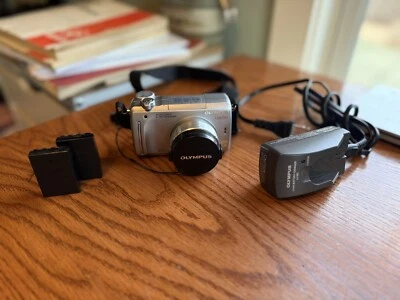 Olympus Camedia C-765 Silver Ultra Zoom 4MP With 10x Optical Zoom Digital Camera - Image 1 of 4