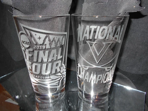 2019 FINAL FOUR NATIONAL CHAMPION VIRGINIA CAVALIER ETCHED PINT GLASSES (2) Cover