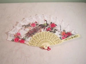 Folding Fabric Peacock Hand Fan with Lace - Vintage - Picture 1 of 8