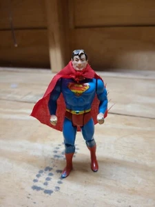 SUPERMAN 1984 SUPER POWERS Vintage DC KENNER w/ Cape - Fast Shipping! - Picture 1 of 12
