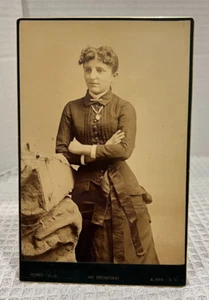 1892 Sepia Photo Photograph BEAUTIFUL YOUNG LADY BEAUTIFULLY DRESSED Howe Bros - Picture 1 of 5