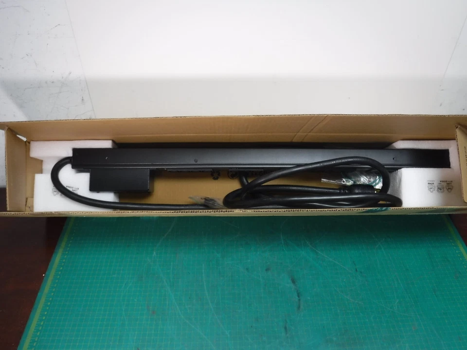 USED - OPEN BOX, PAPC by Schneider Electric Basic AP6002A PDU - Image 1 of 4