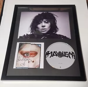 LADY GAGA FIRMADO MAYHEM CD TARJETA DE ARTE FOTO ENMARCADA CERTIFICADO DE AUTENTICIDAD - Imagen 1 de 2