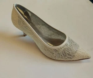 Adrianna Papell LOIS LC Shoes Womens 8.5 W Ivory Lace Kitten Heel Evening Pumps - Picture 1 of 12