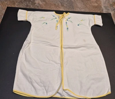 复古婴儿法兰绒层叠礼服花卉刺绣 — 第 1/4 张图片